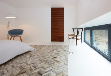 Solid white resin floors in LuxSphere by Sphere8